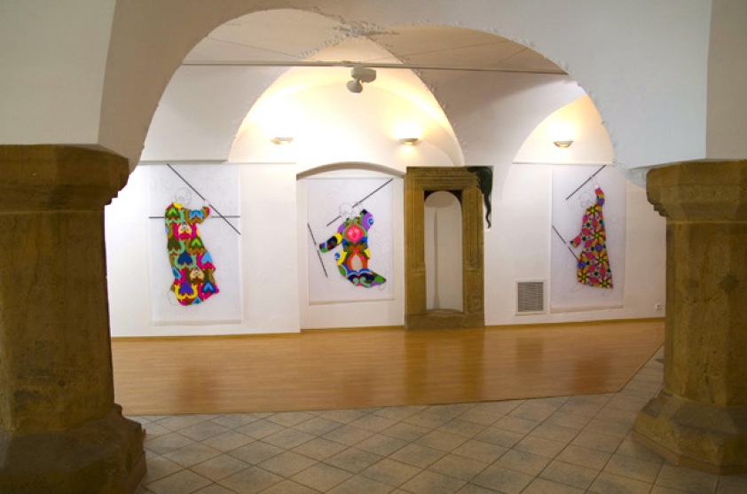 https://demo.mirunadragan.com/files/gimgs/th-14_4installation_view.jpg